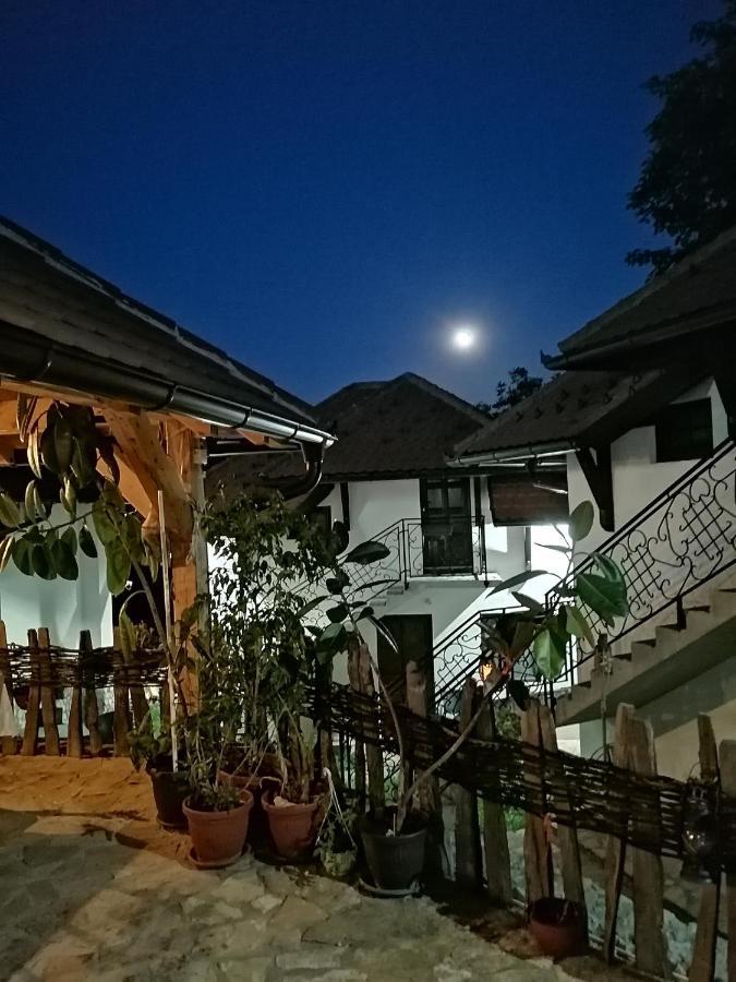 Bed and Breakfast Etno Selo Lelic Валево Екстер'єр фото