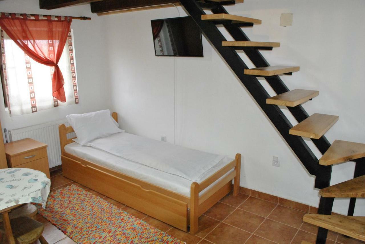 Bed and Breakfast Etno Selo Lelic Валево Екстер'єр фото