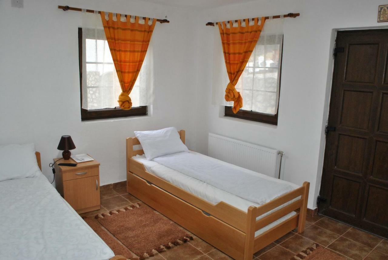 Bed and Breakfast Etno Selo Lelic Валево Екстер'єр фото